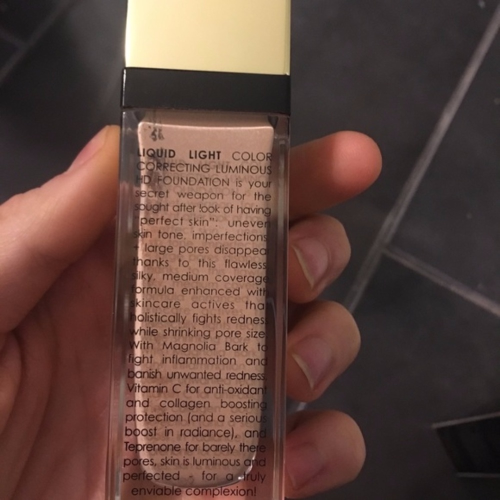 Sunday Riley 130C Color Correcting HD Foundation - Picture 4 of 8